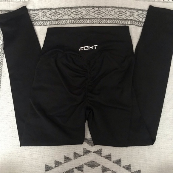 *SOLD* ECHT Scrunch Butt Leggings - Picture 2 of 5